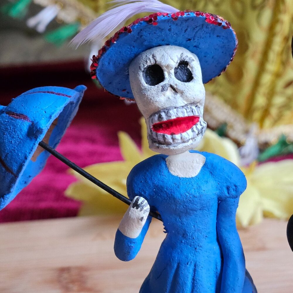 VINTAGE OAXACAN MUERTOS COUPLE WIRE AND CLAY SCULPTURES - Picture 5 of 5